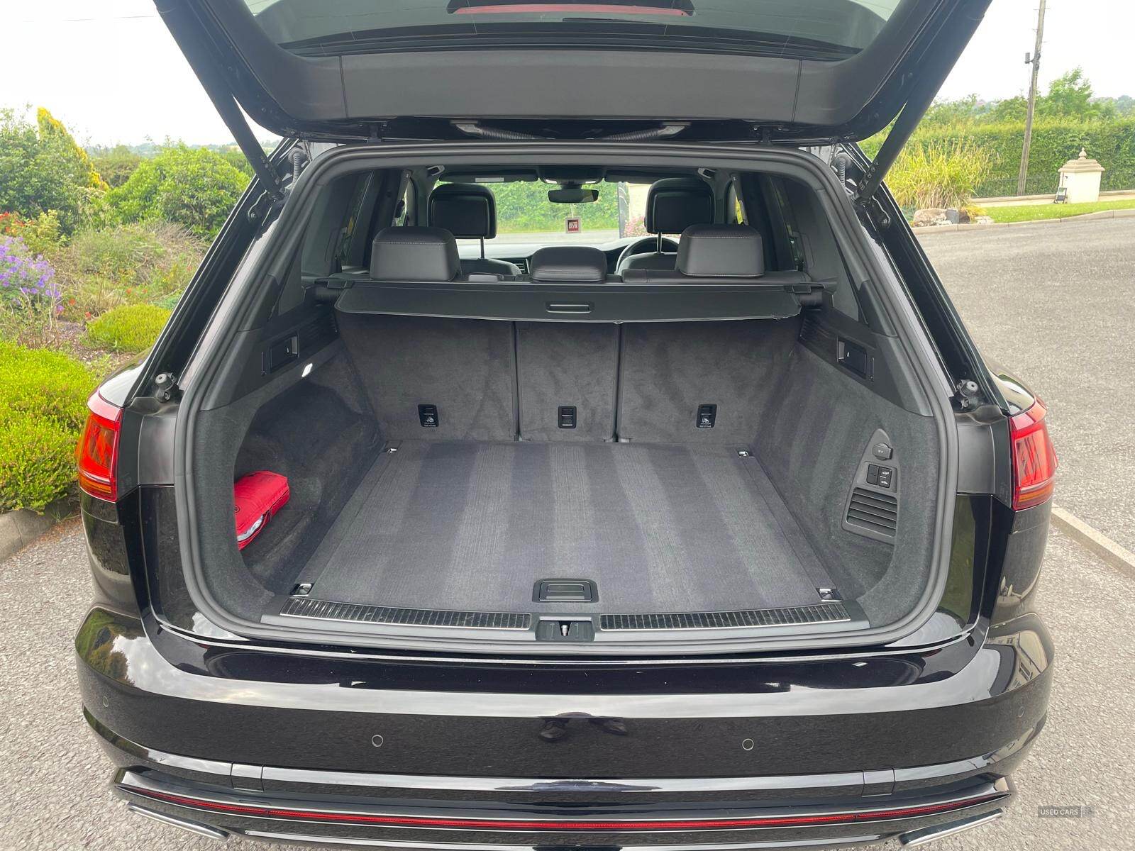 Feb 2022 Volkswagen Touareg 3.0 V6 TDI 4Motion Black Edition 5dr Tip Auto
