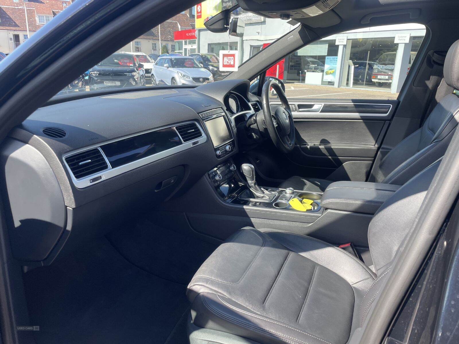 Oct 2017 Volkswagen Touareg 3.0 V6 TDI BMT 262 R-Line Plus 5dr Tip Auto