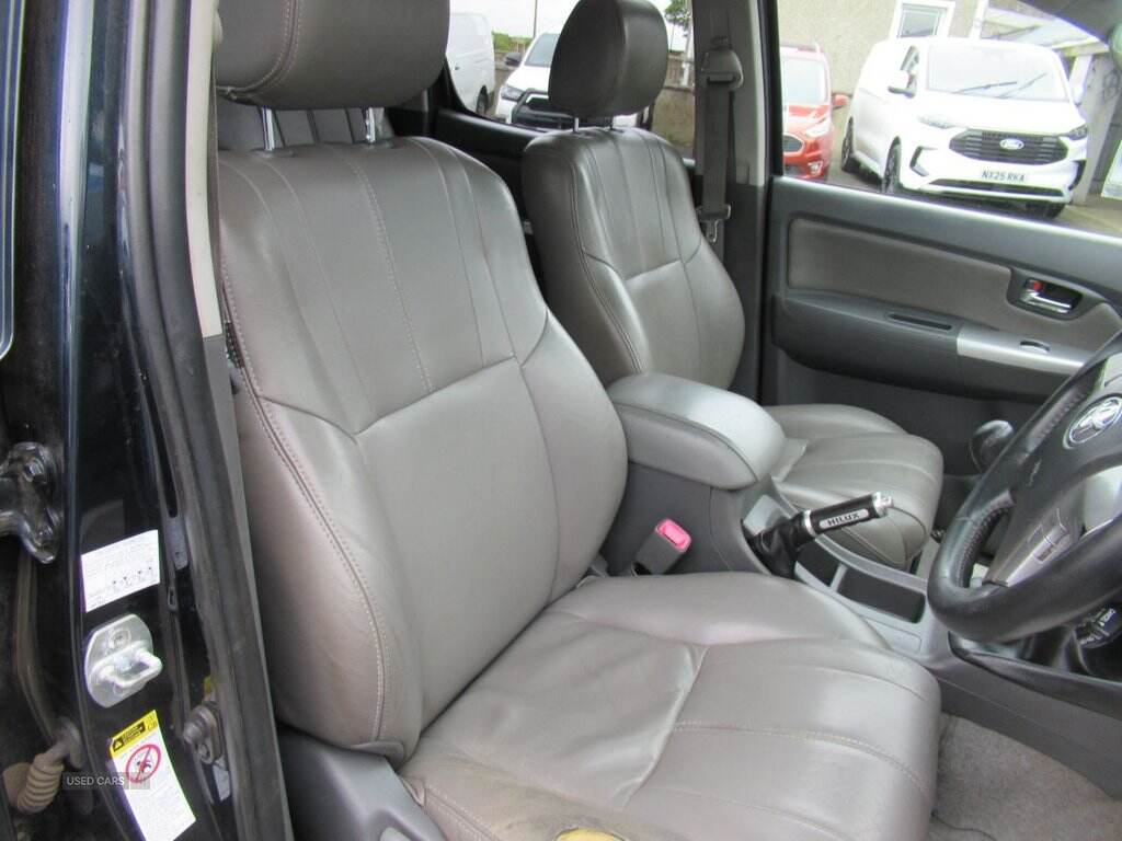 Sep 2012 Toyota Hi-lux Invincible D/Cab Pick Up 3.0 D-4D 4WD 171