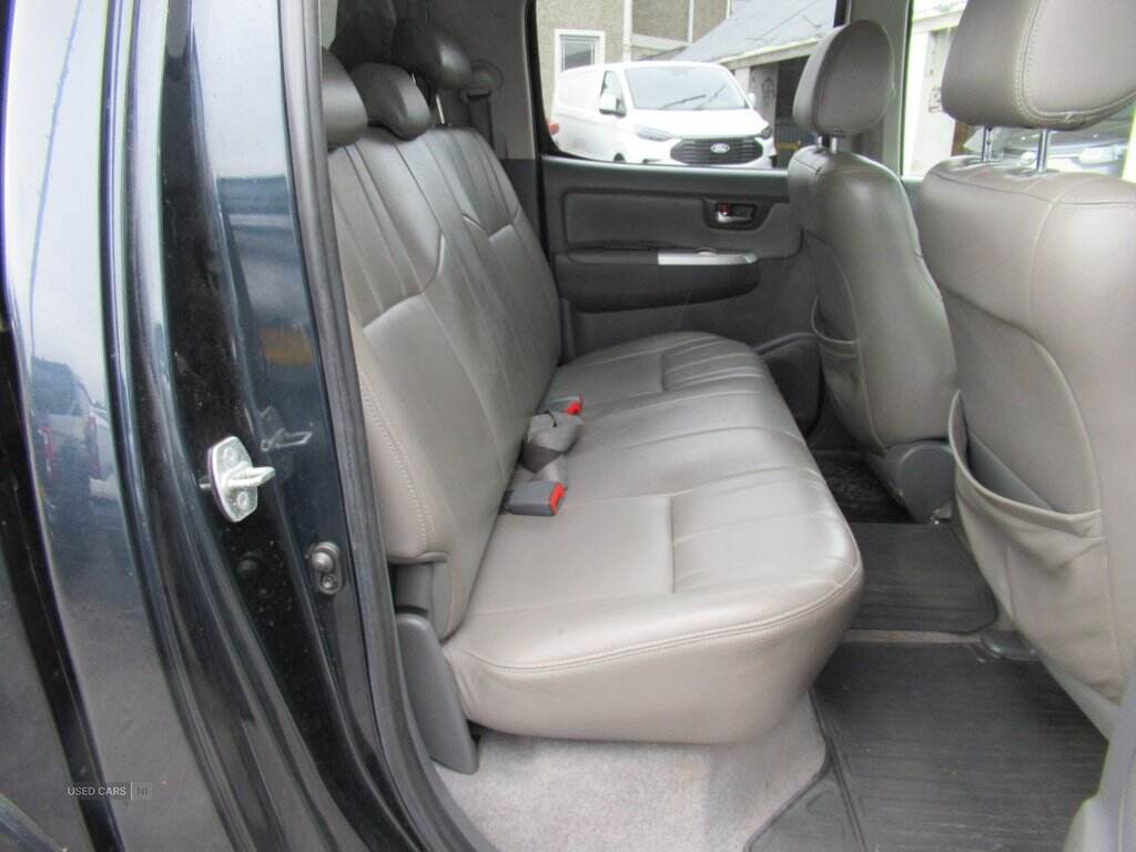 Sep 2012 Toyota Hi-lux Invincible D/Cab Pick Up 3.0 D-4D 4WD 171