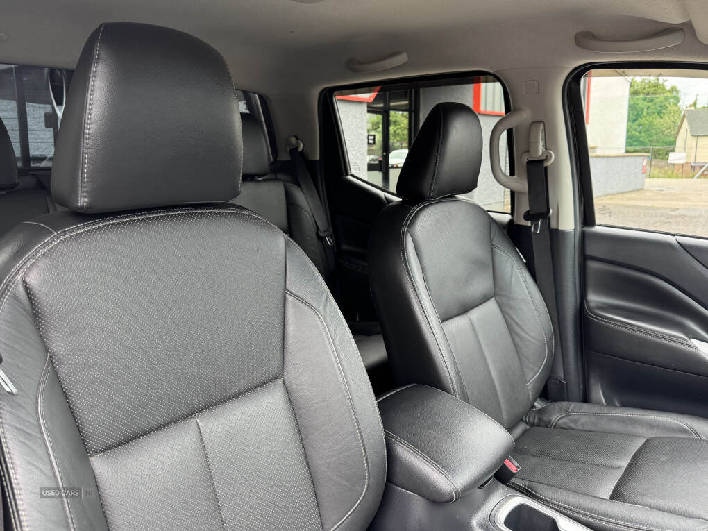 Sep 2017 Nissan Navara Double Cab Pick Up Tekna 2.3dCi 190 4WD Auto