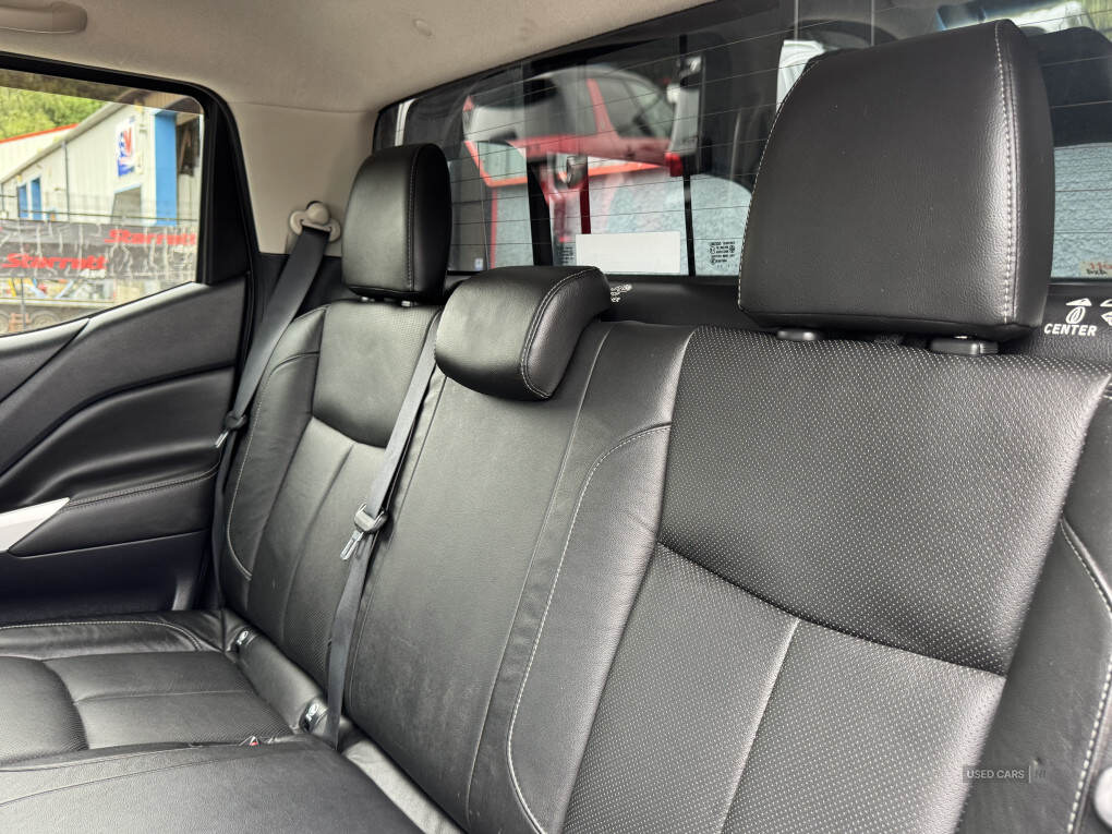 Sep 2017 Nissan Navara Double Cab Pick Up Tekna 2.3dCi 190 4WD Auto