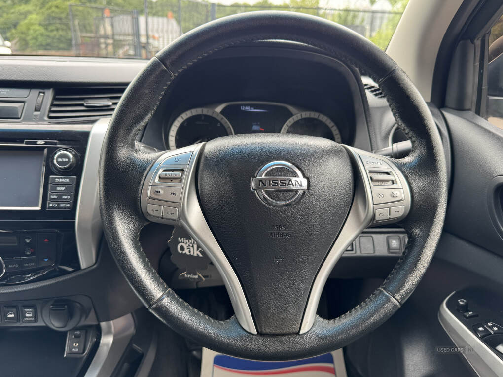 Sep 2017 Nissan Navara Double Cab Pick Up Tekna 2.3dCi 190 4WD Auto