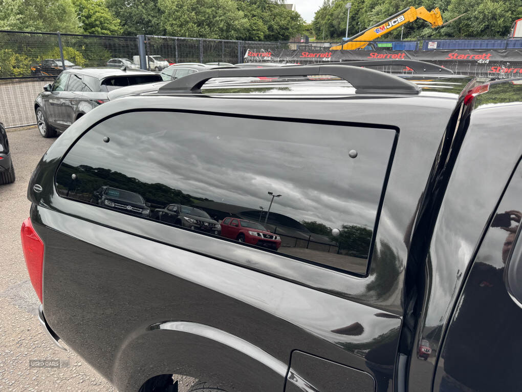 Sep 2017 Nissan Navara Double Cab Pick Up Tekna 2.3dCi 190 4WD Auto