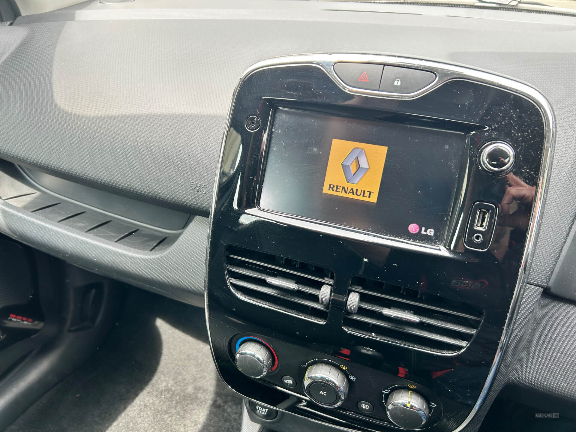 Jul 2013 Renault Clio 1.2 16V Dynamique MediaNav 5dr