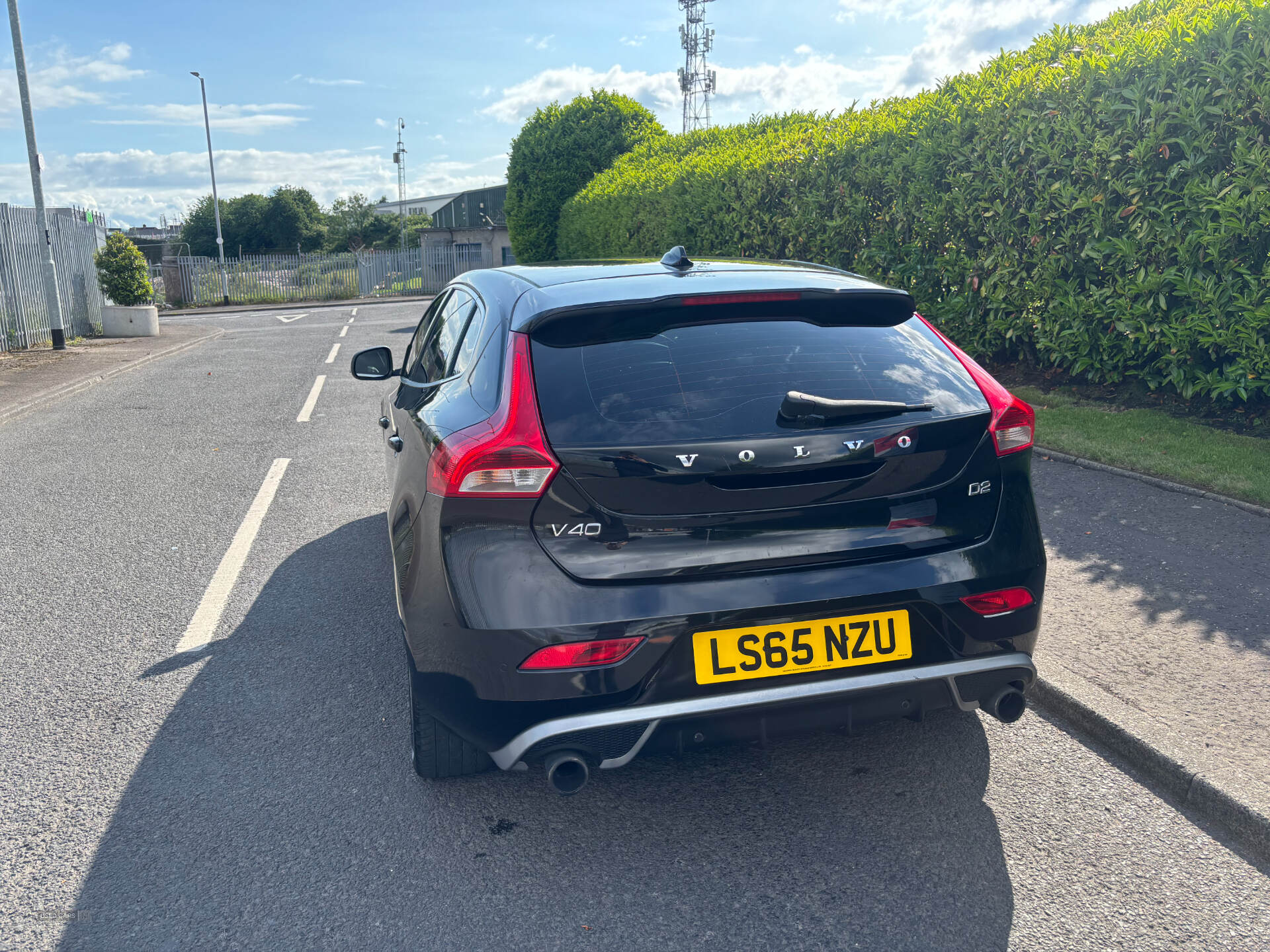 Oct 2015 Volvo V40 D2 [120] R DESIGN Lux Nav 5dr Geartronic