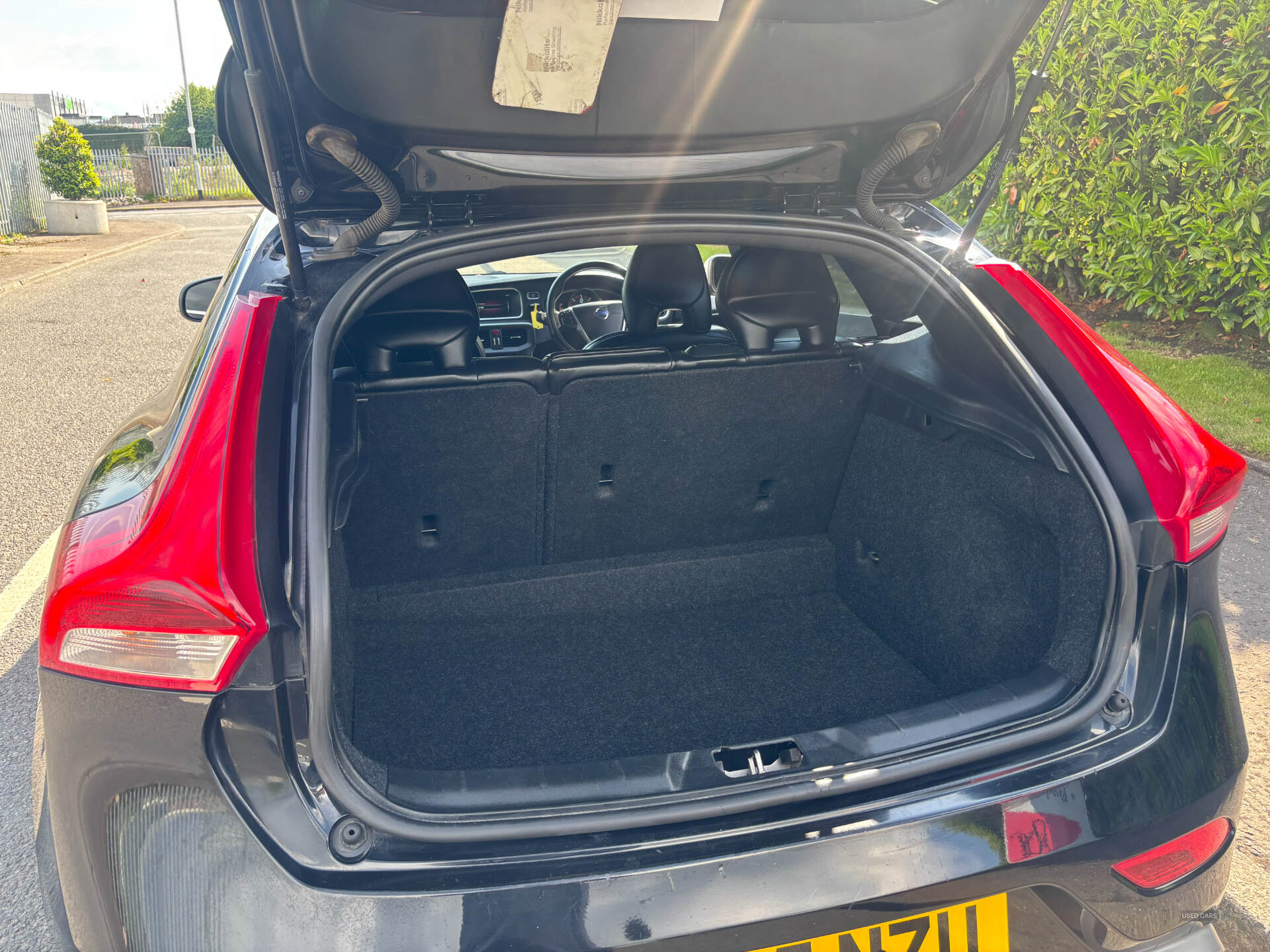 Oct 2015 Volvo V40 D2 [120] R DESIGN Lux Nav 5dr Geartronic