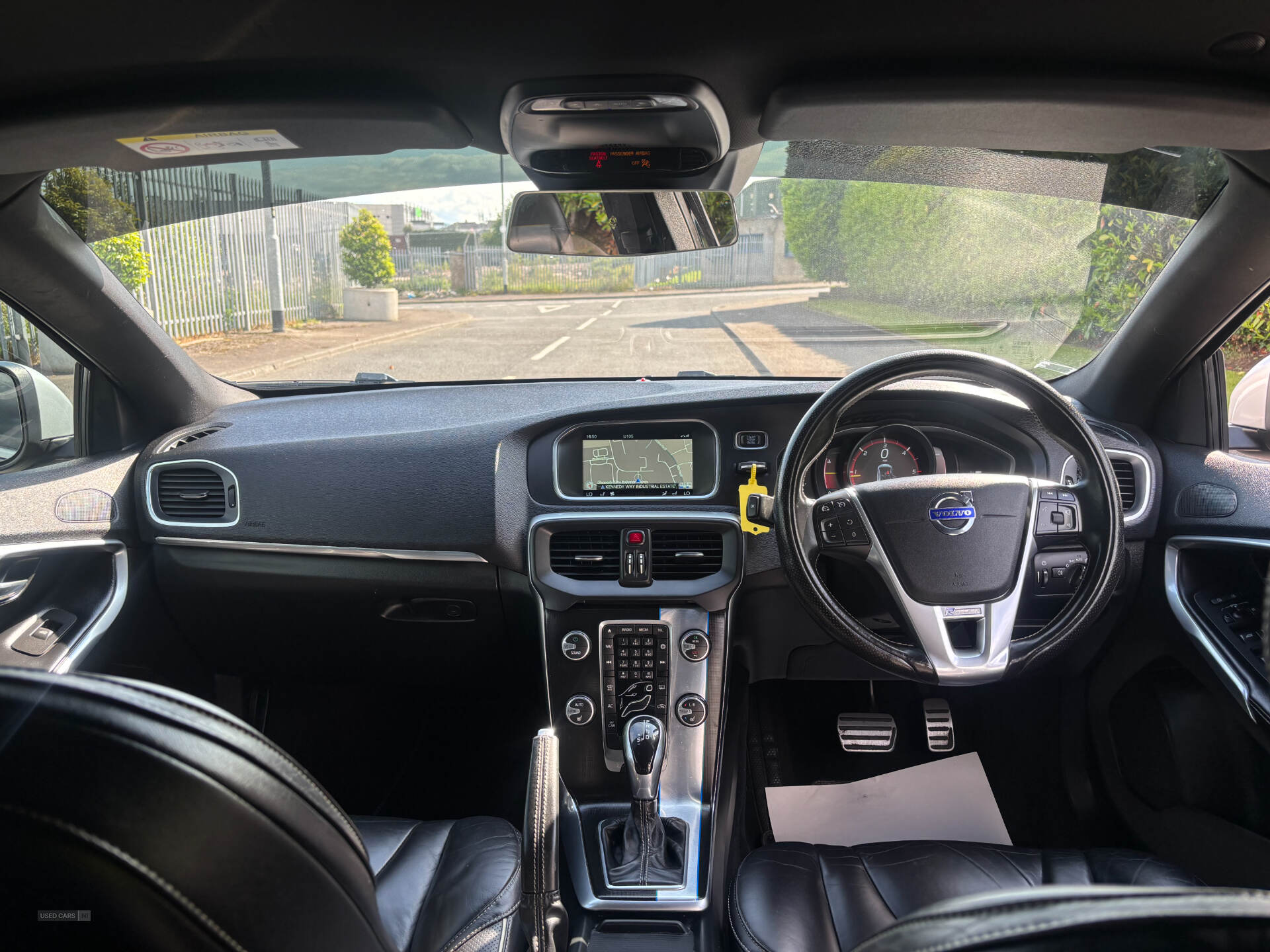 Oct 2015 Volvo V40 D2 [120] R DESIGN Lux Nav 5dr Geartronic