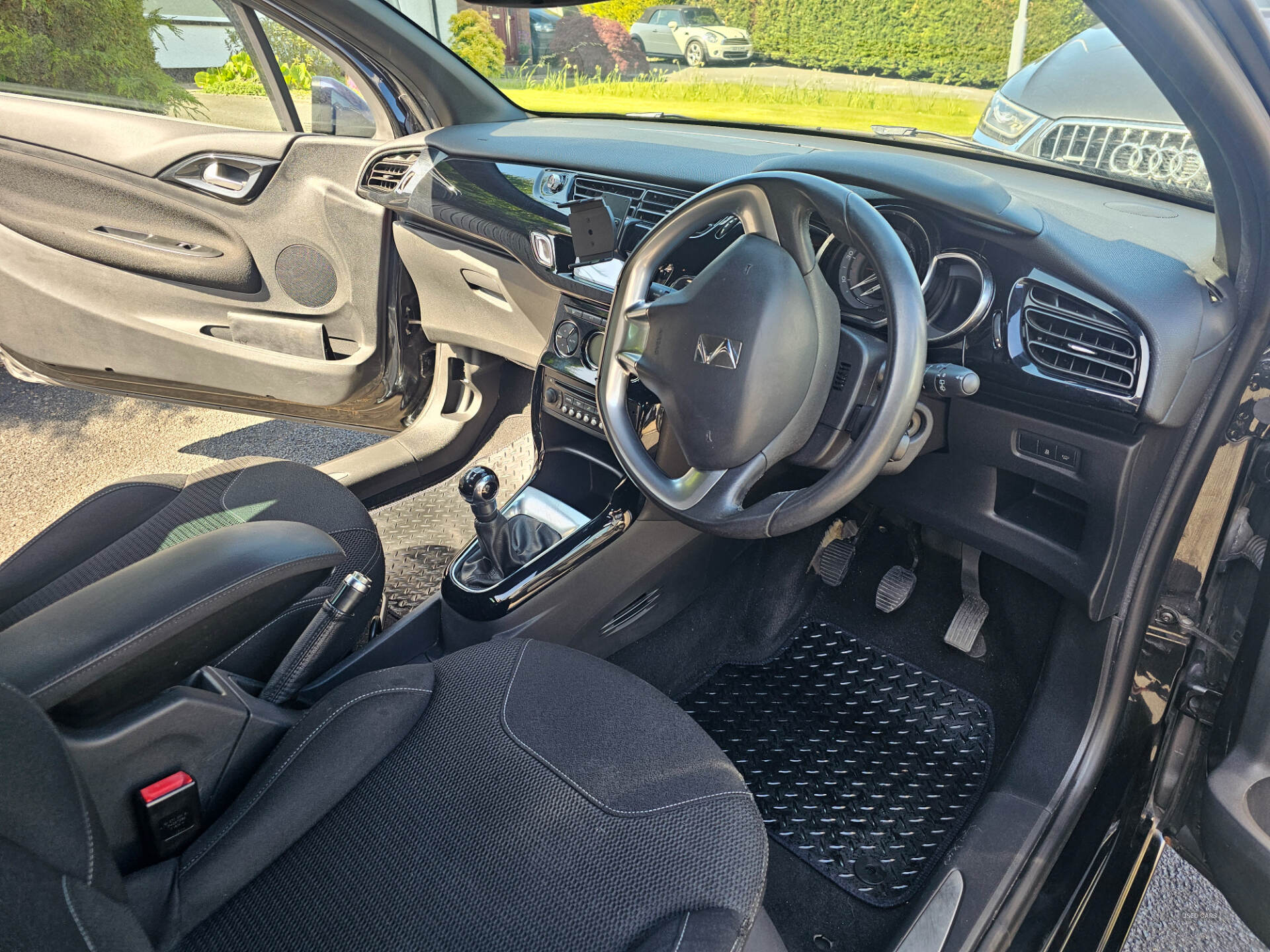 Mar 2014 Citroen DS3 1.6 e-HDi Airdream DStyle Plus 3dr