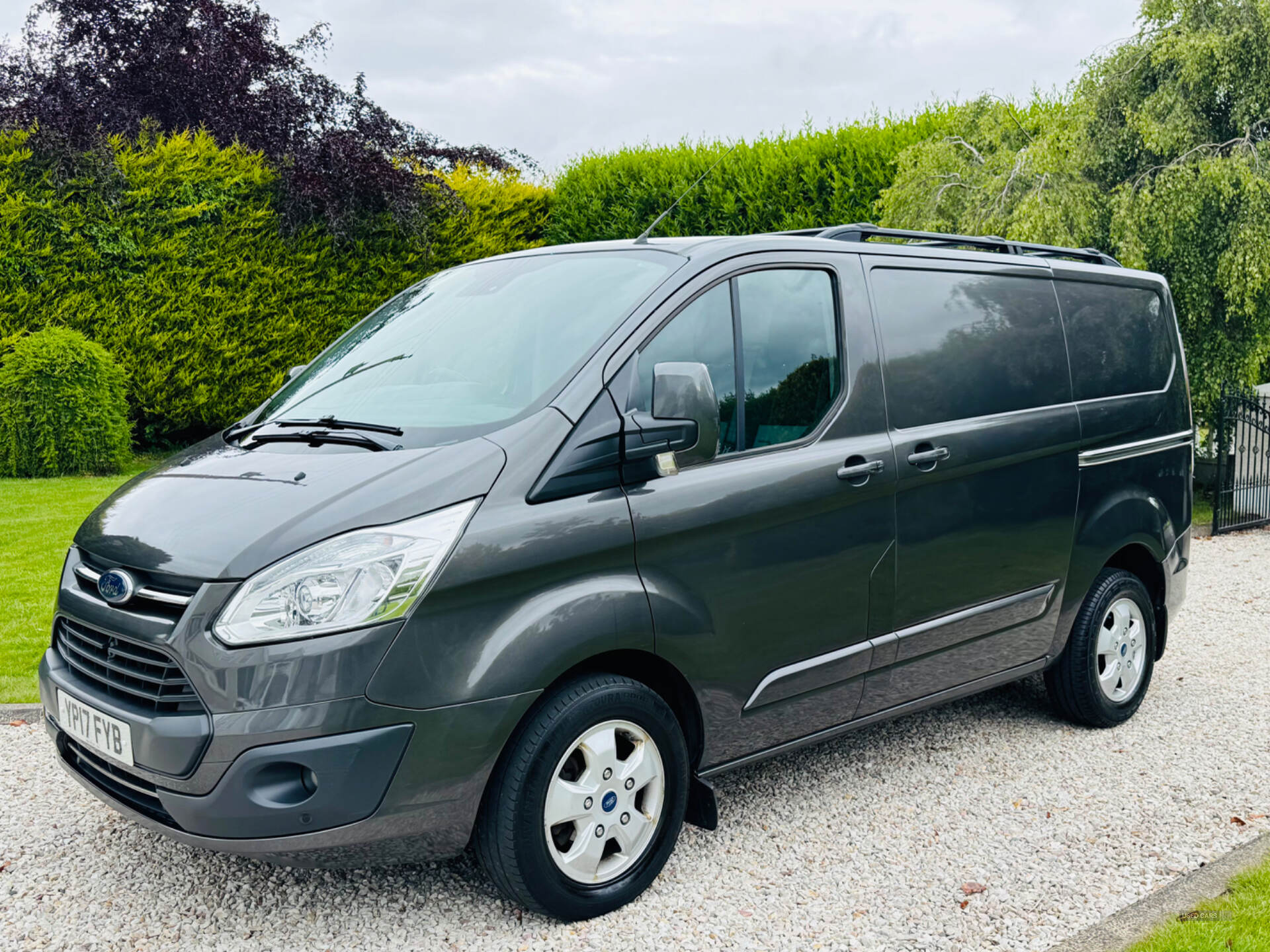 Mar 2017 Ford Transit Custom 2.0 TDCi 130ps Low Roof Limited Van