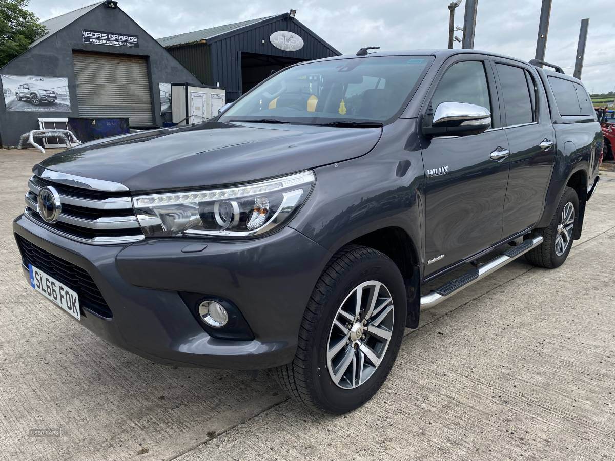 Nov 2016 Toyota Hilux Invincible D/Cab Pick Up 2.4 D-4D