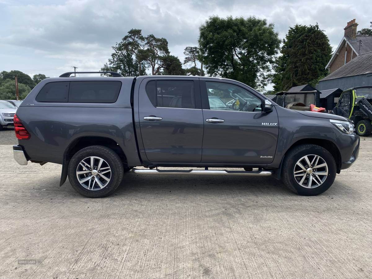 Nov 2016 Toyota Hilux Invincible D/Cab Pick Up 2.4 D-4D