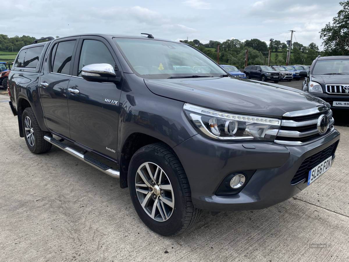 Nov 2016 Toyota Hilux Invincible D/Cab Pick Up 2.4 D-4D