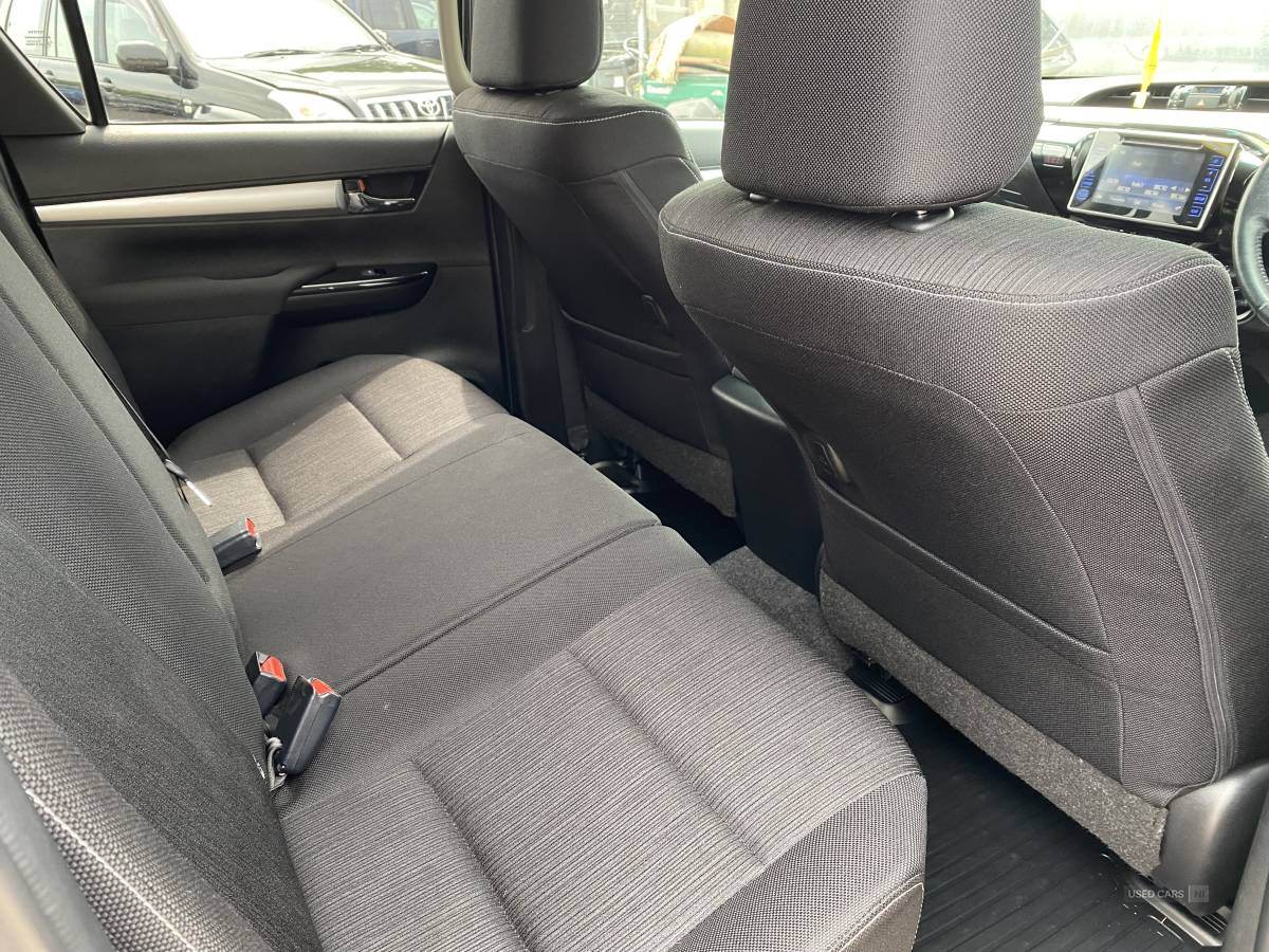 Nov 2016 Toyota Hilux Invincible D/Cab Pick Up 2.4 D-4D
