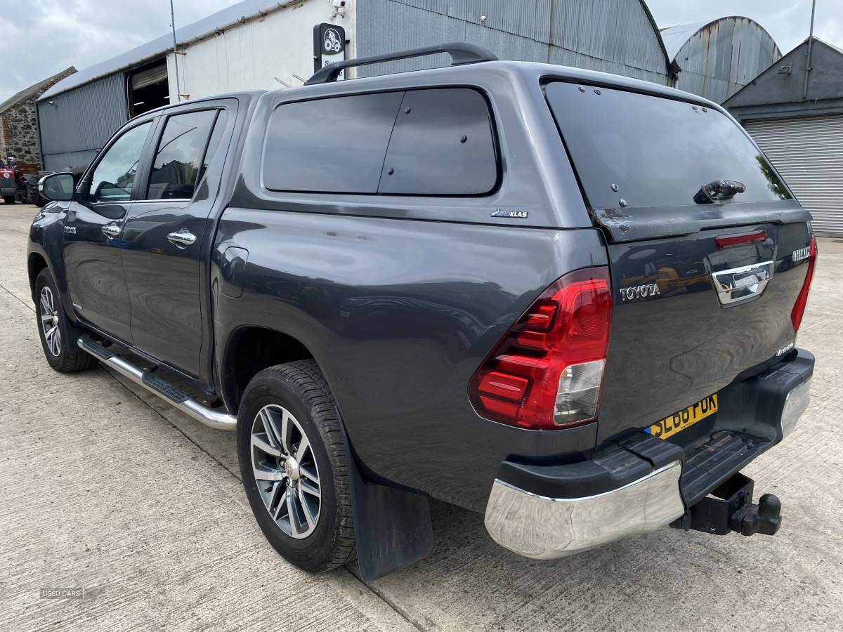 Nov 2016 Toyota Hilux Invincible D/Cab Pick Up 2.4 D-4D