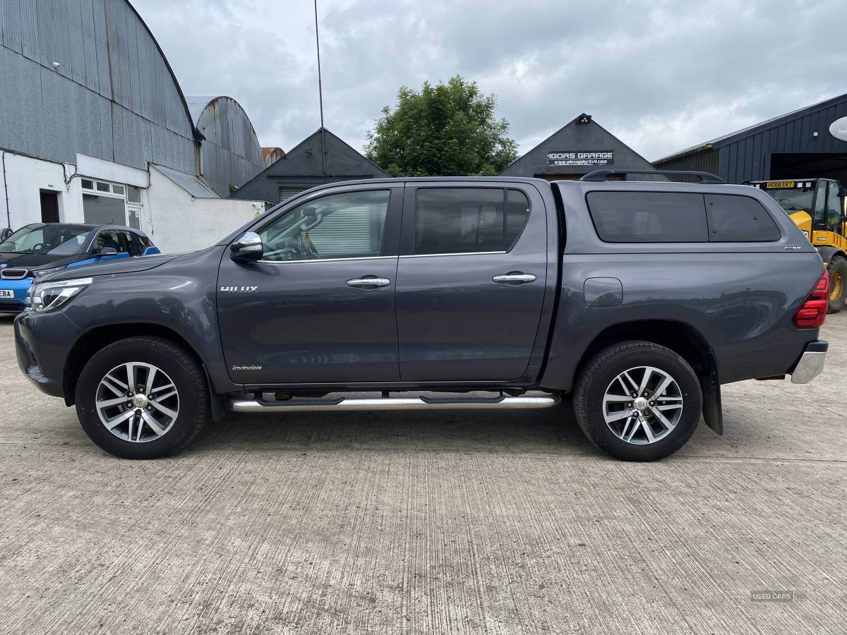 Nov 2016 Toyota Hilux Invincible D/Cab Pick Up 2.4 D-4D