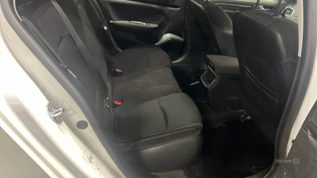 Apr 2018 Renault Megane 1.5 dCi Expression+ 5dr