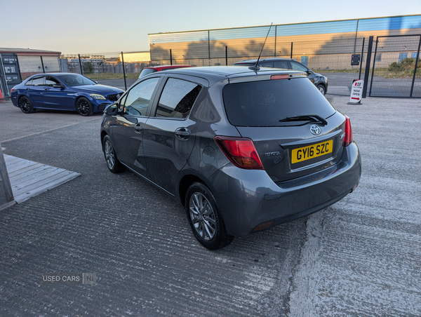 Toyota Yaris HATCHBACK in Down