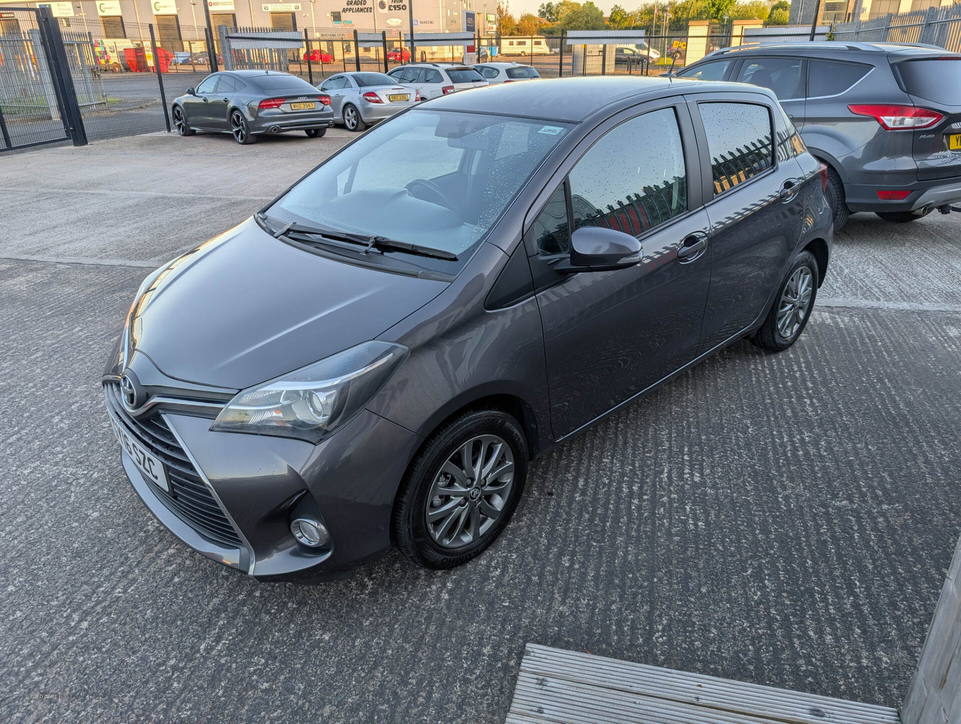 Apr 2016 Toyota Yaris 1.33 VVT-i Icon 5dr