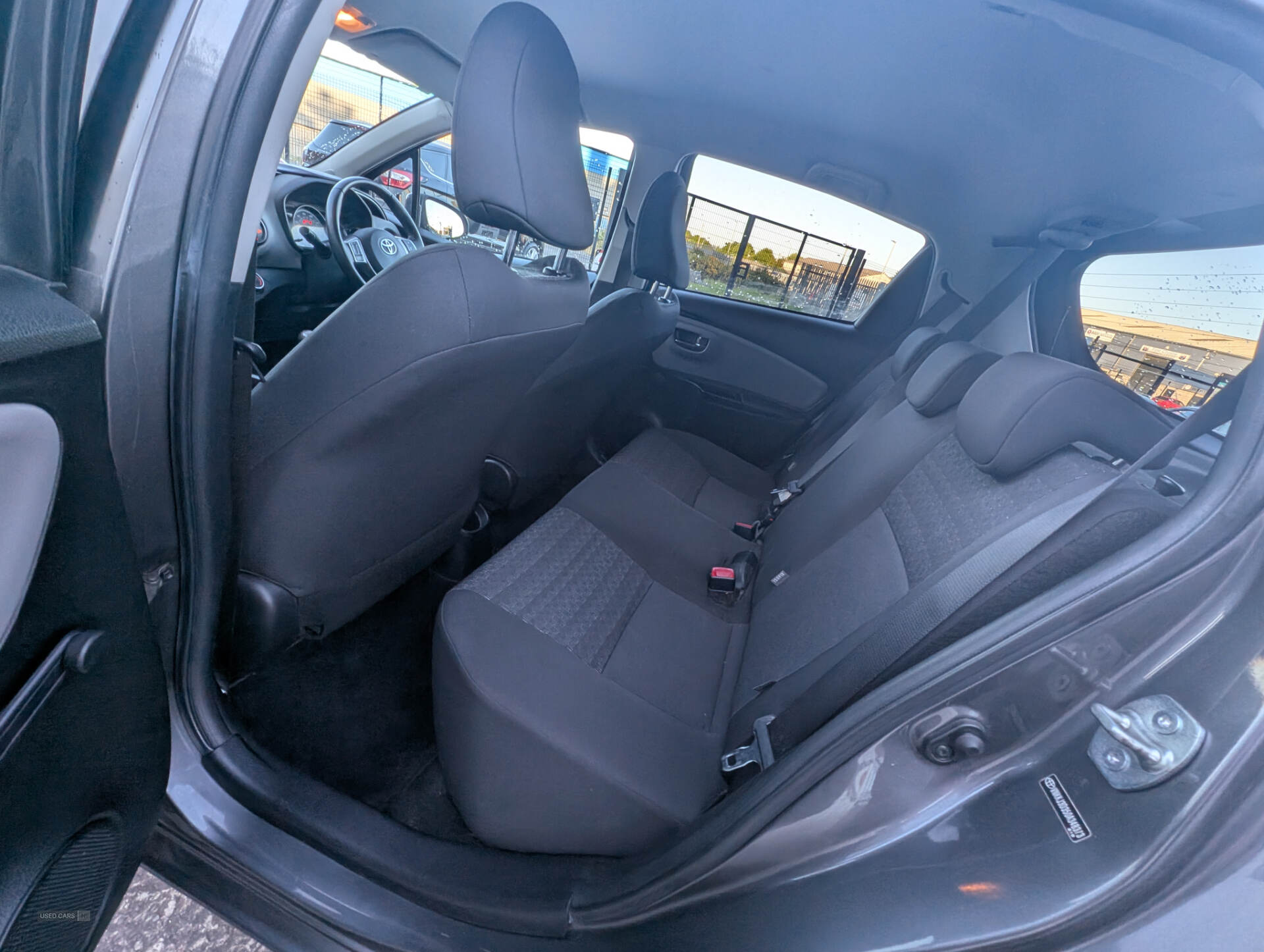 Apr 2016 Toyota Yaris 1.33 VVT-i Icon 5dr