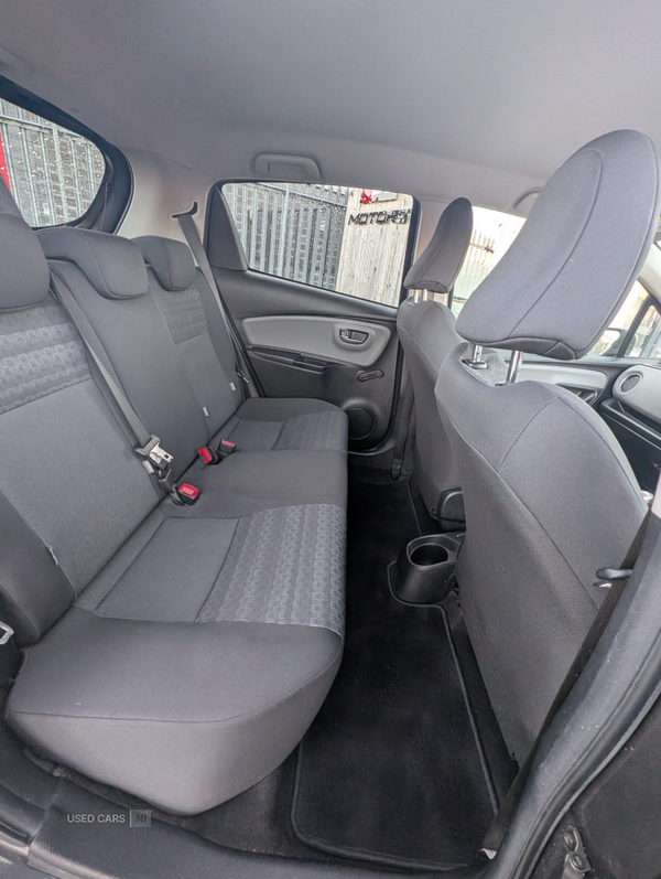 Toyota Yaris HATCHBACK in Down