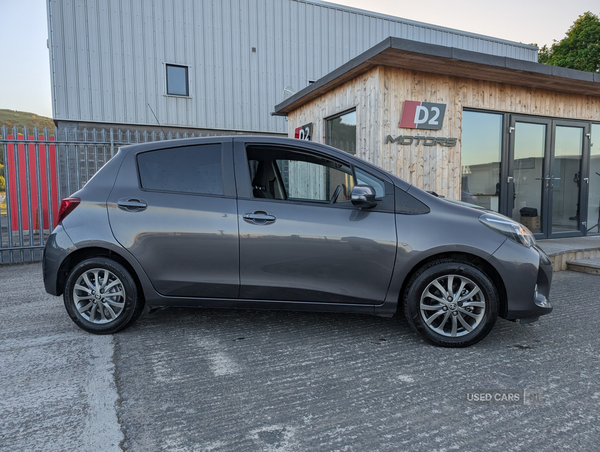 Toyota Yaris HATCHBACK in Down