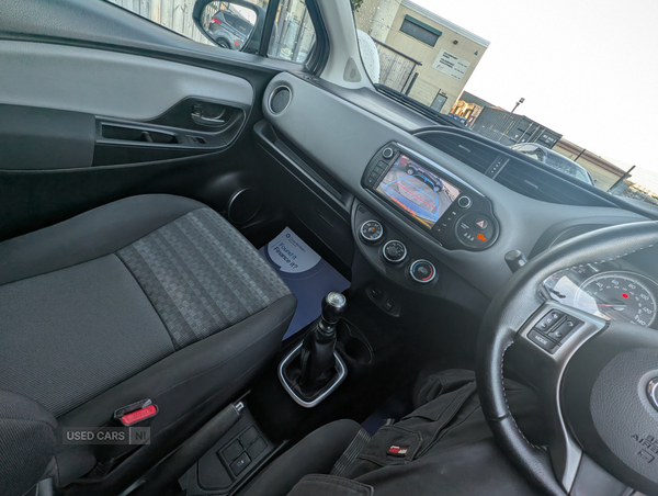 Toyota Yaris HATCHBACK in Down