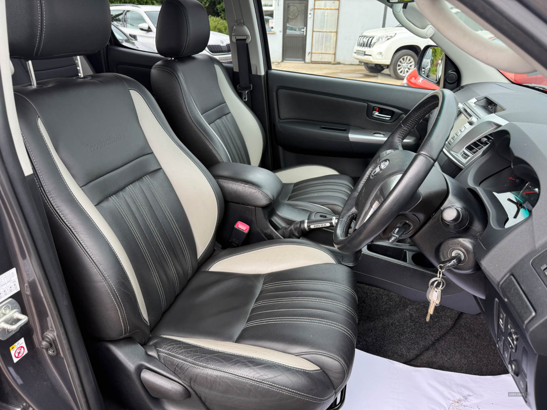 Sep 2015 Toyota Hilux Invincible X D/Cab Pick Up 3.0 D-4D 4WD 171 Auto