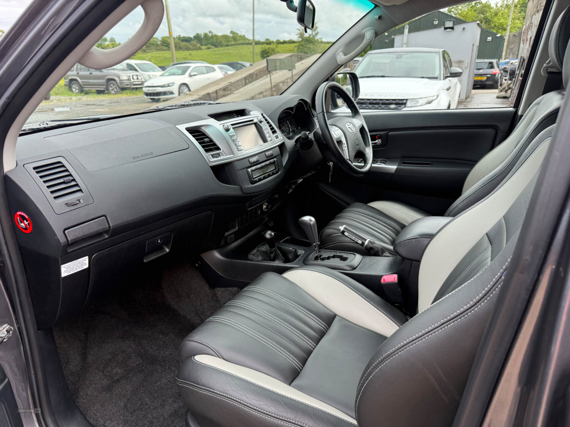 Sep 2015 Toyota Hilux Invincible X D/Cab Pick Up 3.0 D-4D 4WD 171 Auto
