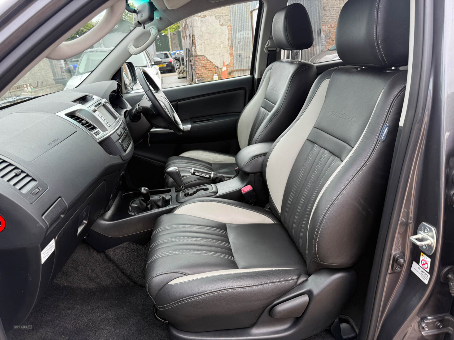 Sep 2015 Toyota Hilux Invincible X D/Cab Pick Up 3.0 D-4D 4WD 171 Auto