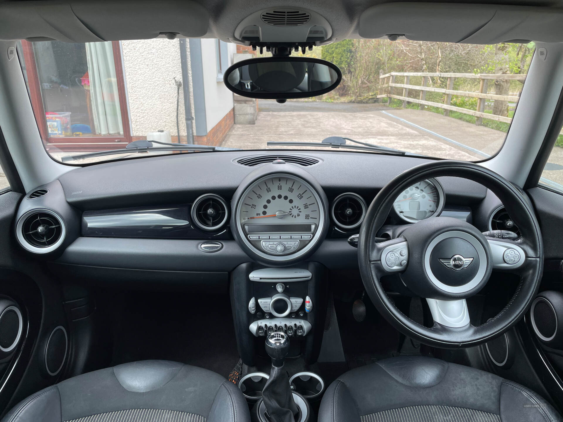 Aug 2010 MINI Hatch 1.6 Cooper Graphite [122] 3dr