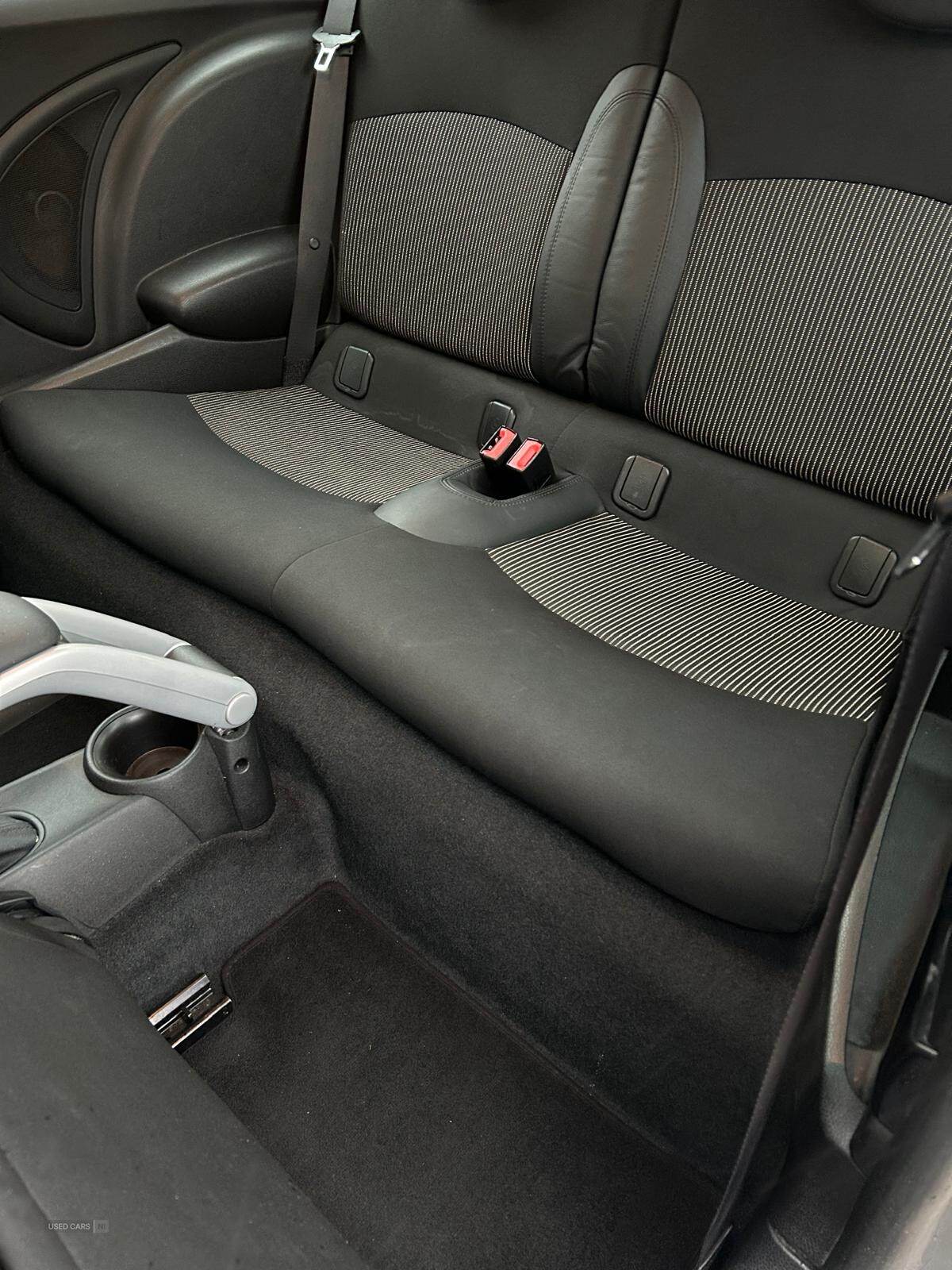 Aug 2010 MINI Hatch 1.6 Cooper Graphite [122] 3dr