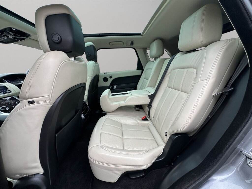 Feb 2021 Land Rover Range Rover Sport 3.0 D300 HSE Silver 5dr Auto