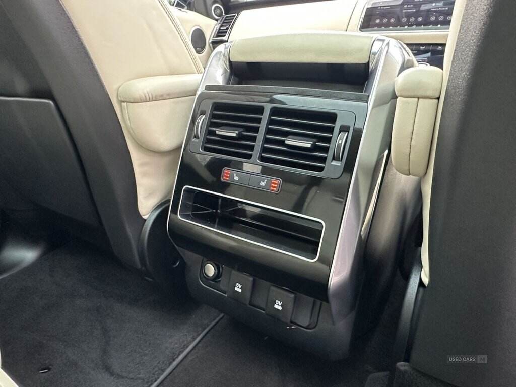 Feb 2021 Land Rover Range Rover Sport 3.0 D300 HSE Silver 5dr Auto