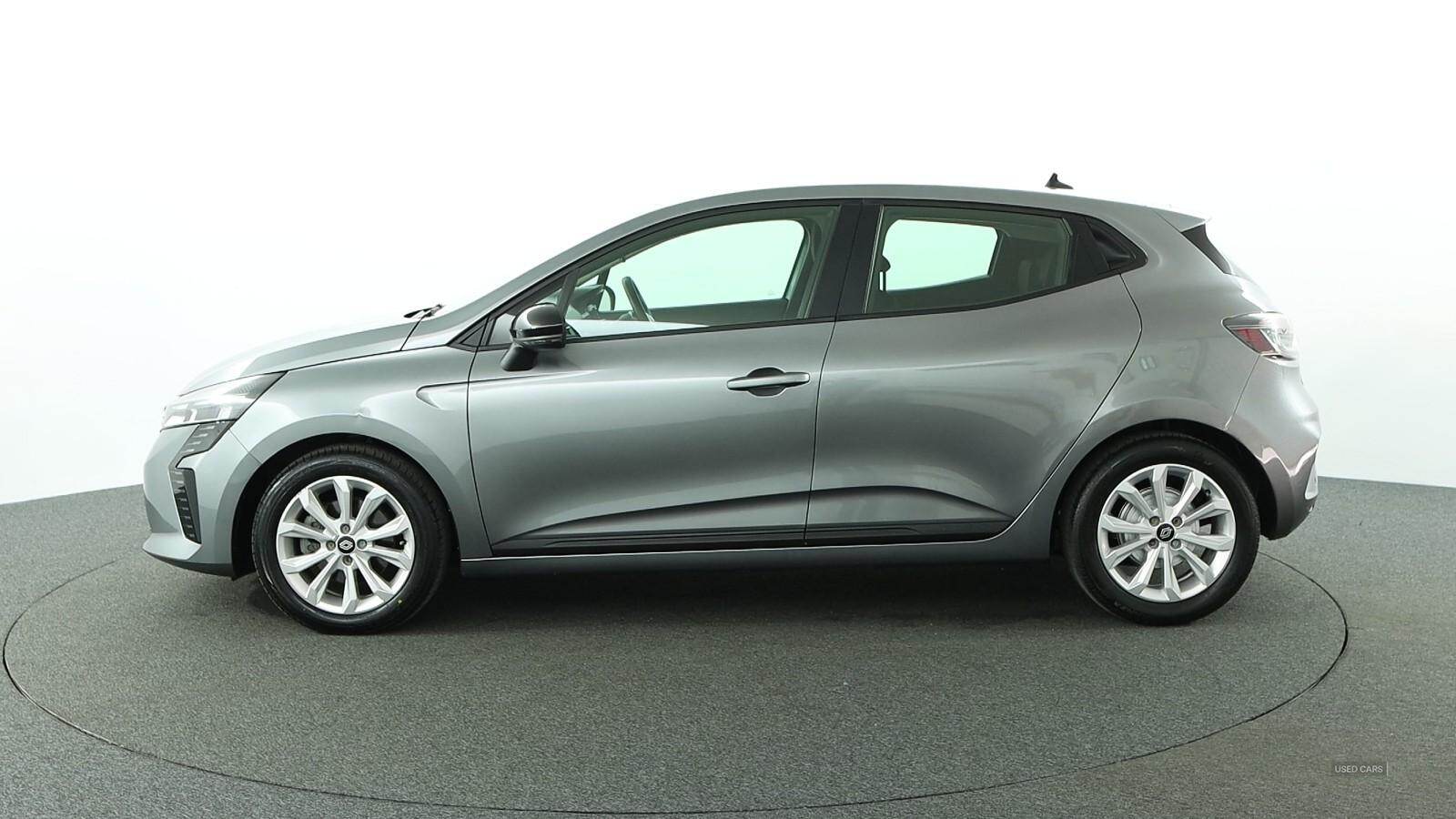 Nov 2023 Renault Clio 1.6 E-TECH full hybrid 145 Evolution 5dr Auto