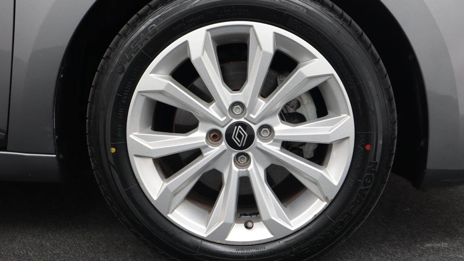 Nov 2023 Renault Clio 1.6 E-TECH full hybrid 145 Evolution 5dr Auto