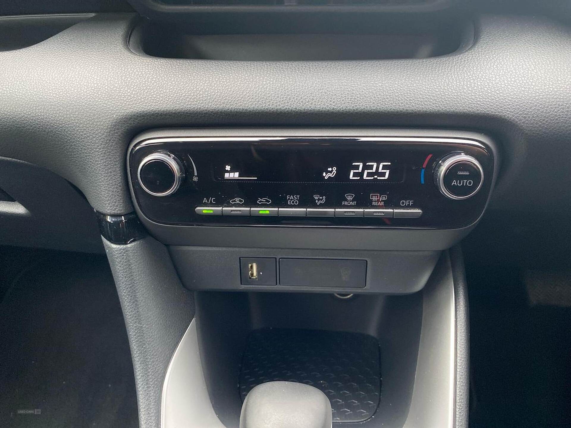 Nov 2022 Toyota Yaris 1.5 Hybrid Design 5Dr Cvt