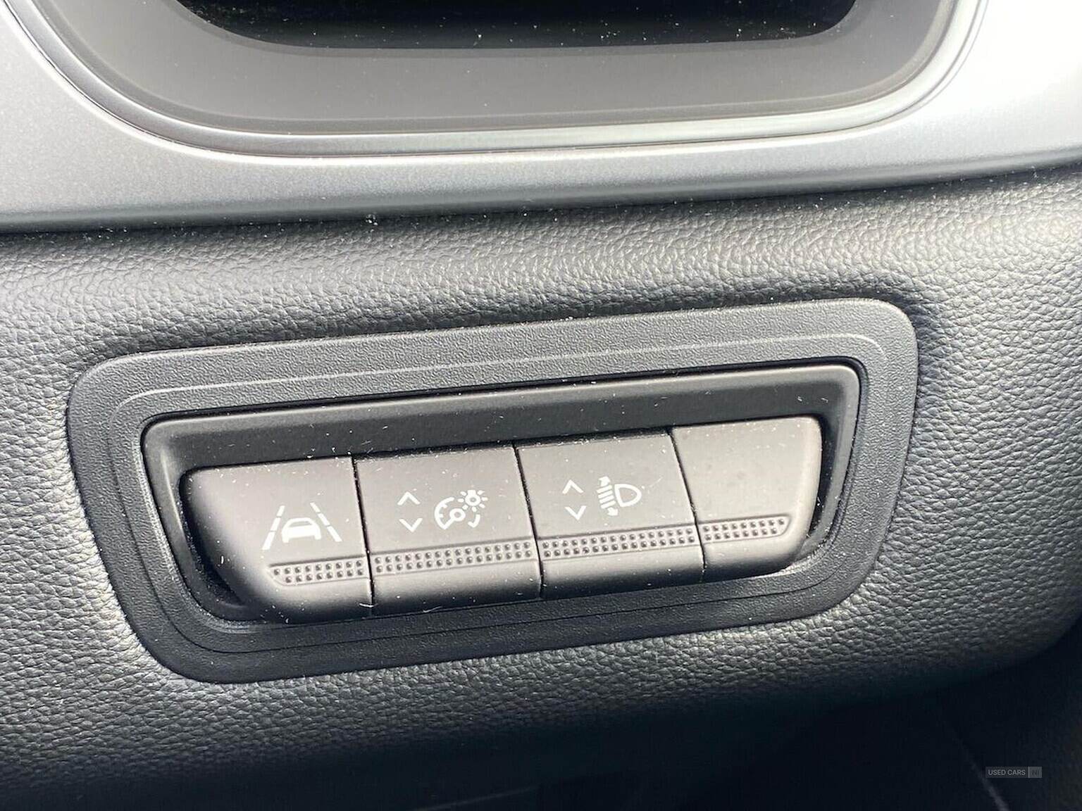 Jun 2022 Renault Captur 1.6 E-Tech Hybrid 145 Se Edition 5Dr Auto