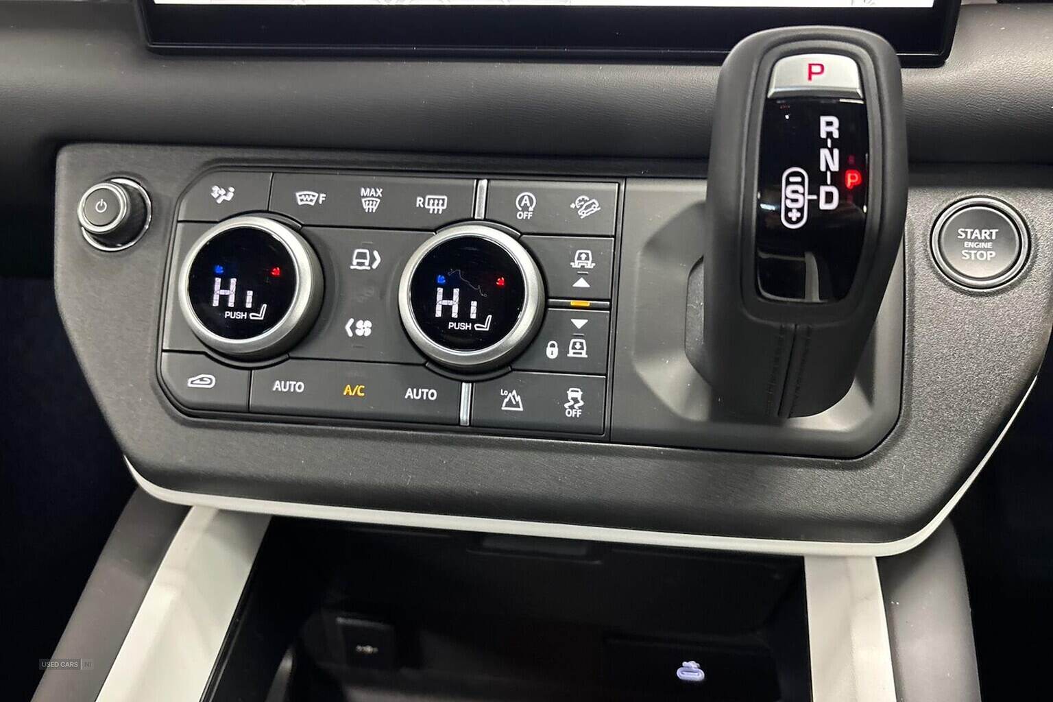 2025 Land Rover Defender 3.0 D250 X-Dynamic Hse 110 5Dr Auto
