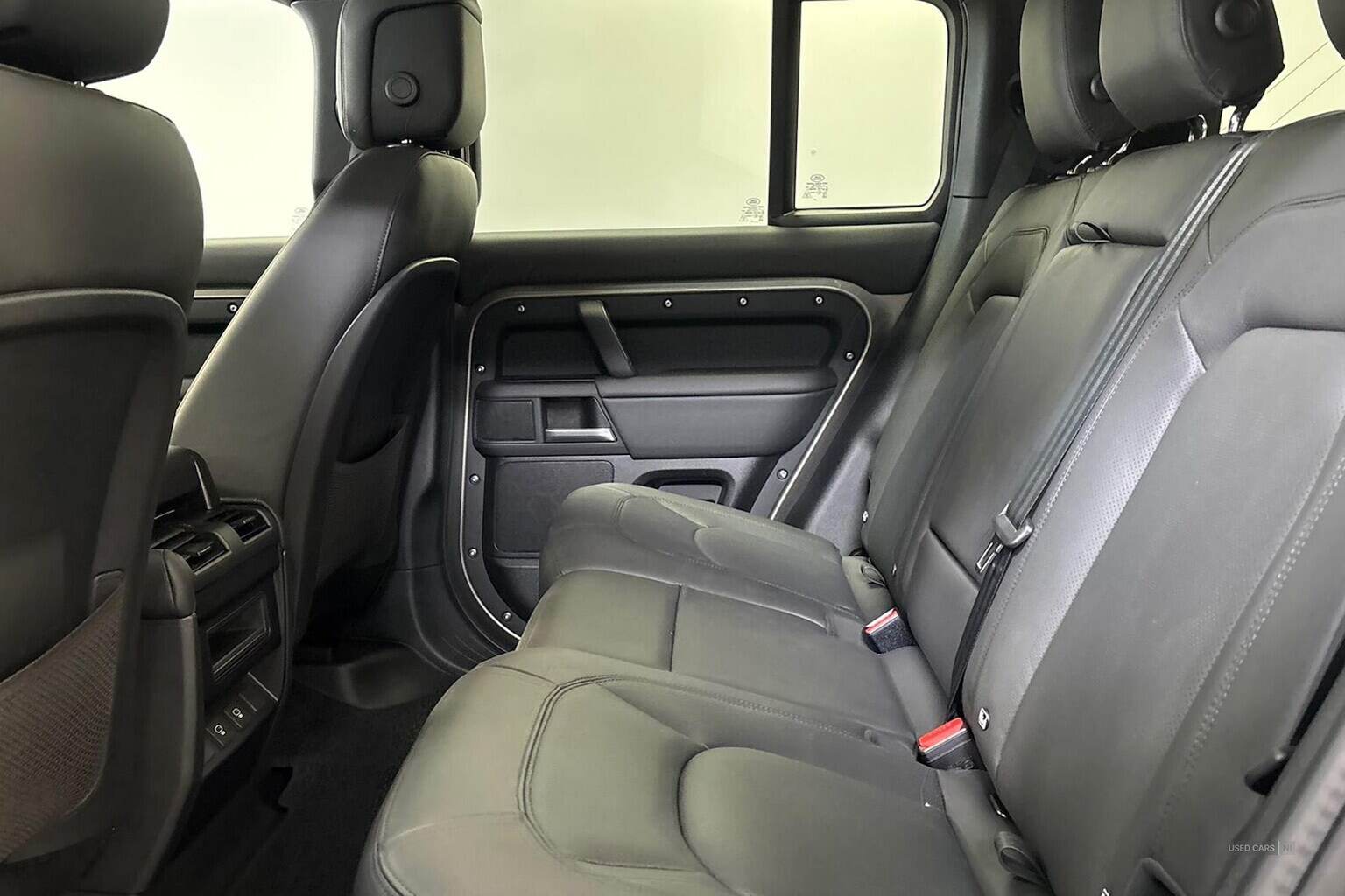 2025 Land Rover Defender 3.0 D250 X-Dynamic Hse 110 5Dr Auto