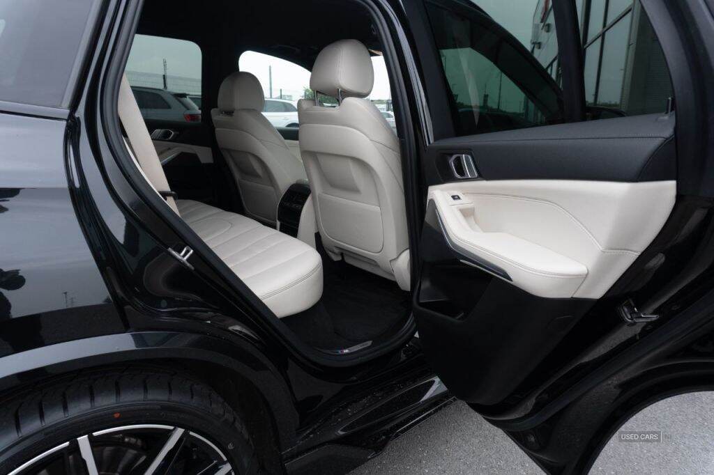 Mar 2022 BMW X5 xDrive30d MHT M Sport 5dr Auto