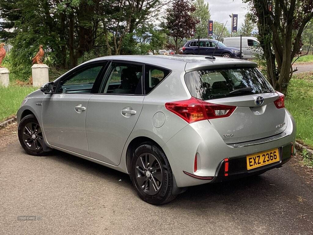 Mar 2013 Toyota Auris 1.8 VVTi Hybrid Icon 5dr CVT Auto
