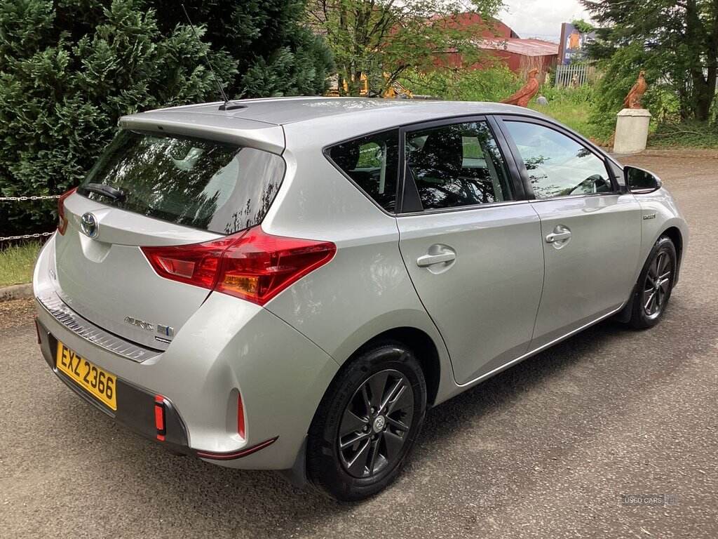Mar 2013 Toyota Auris 1.8 VVTi Hybrid Icon 5dr CVT Auto