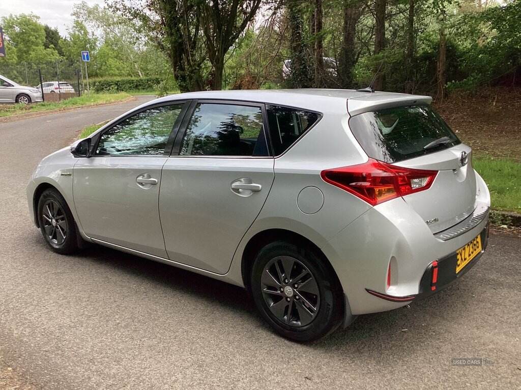 Mar 2013 Toyota Auris 1.8 VVTi Hybrid Icon 5dr CVT Auto