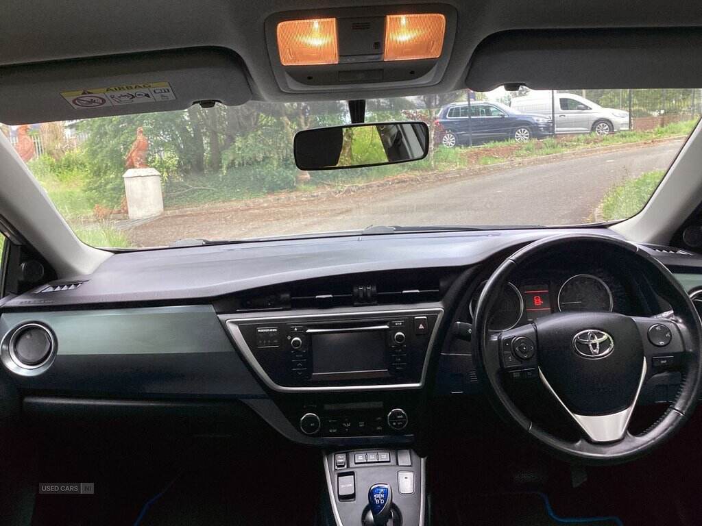 Mar 2013 Toyota Auris 1.8 VVTi Hybrid Icon 5dr CVT Auto