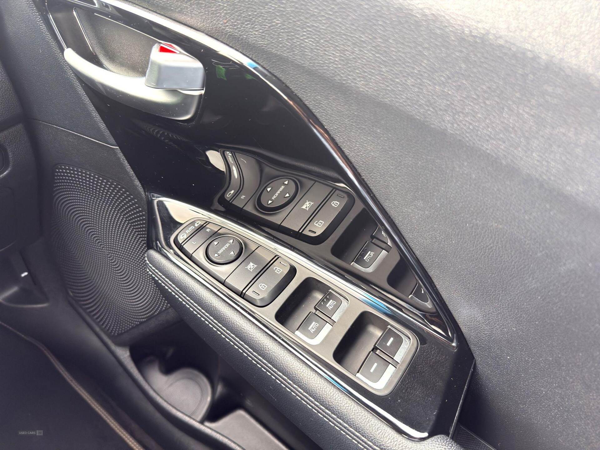 Aug 2016 Kia Niro 1.6 GDi Hybrid 3 5dr DCT