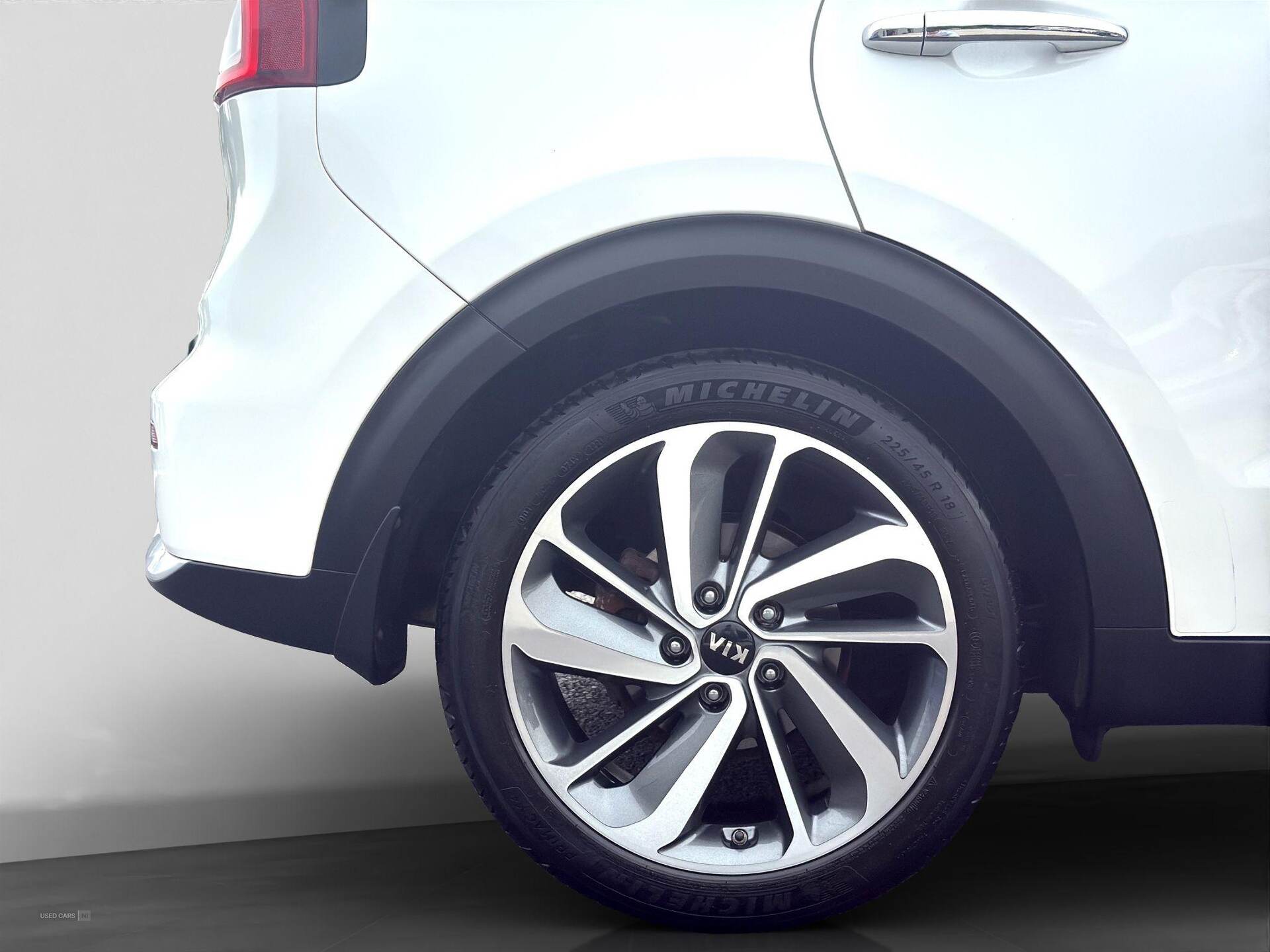 Aug 2016 Kia Niro 1.6 GDi Hybrid 3 5dr DCT
