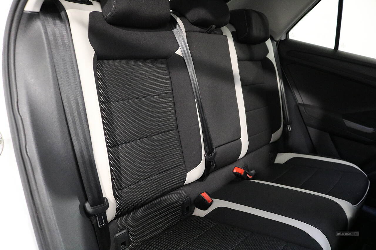 Feb 2019 Volkswagen T-Roc 1.6 TDI SEL 5dr
