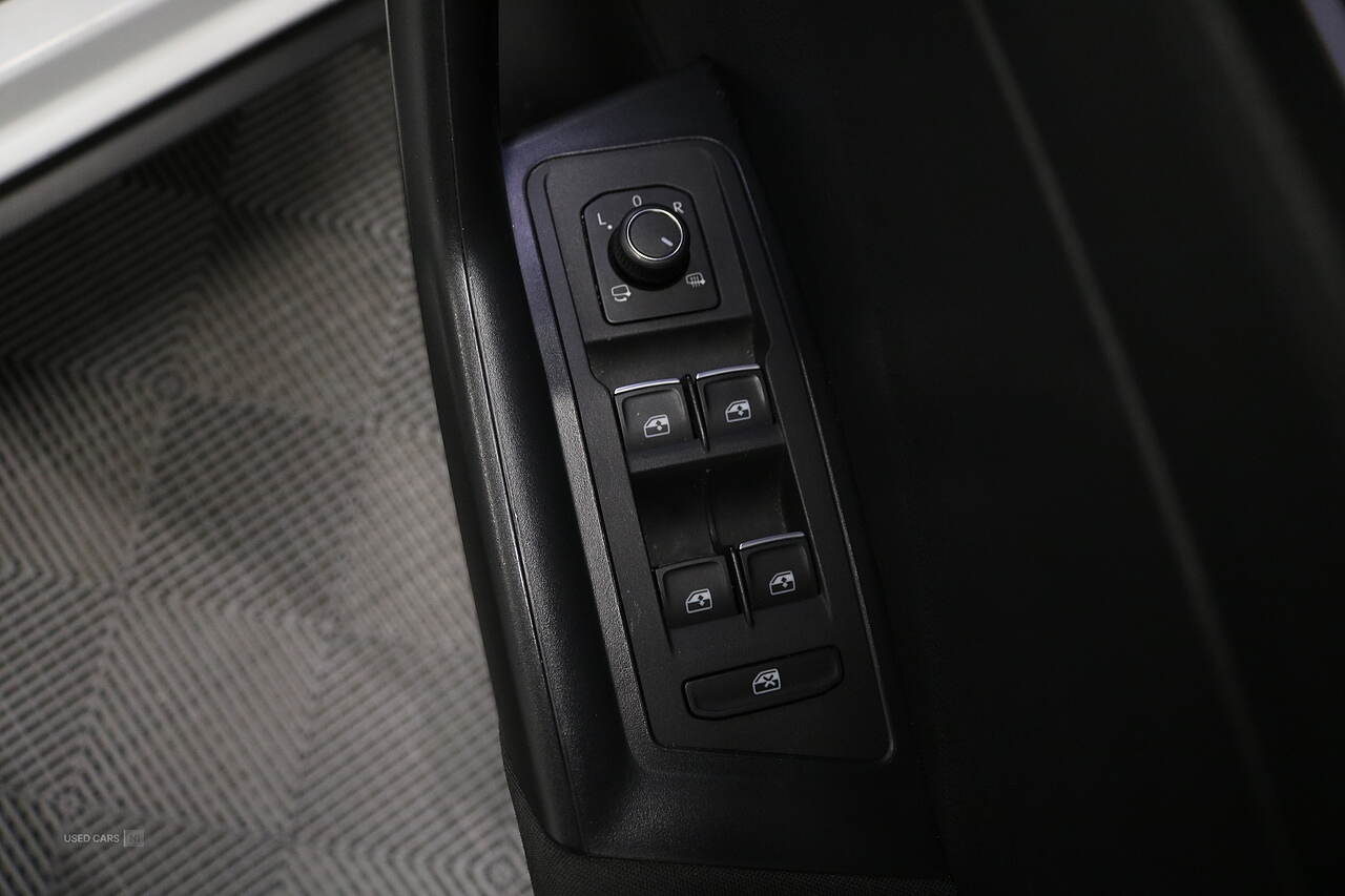 Feb 2019 Volkswagen T-Roc 1.6 TDI SEL 5dr