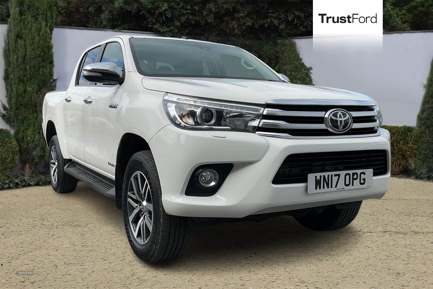 Mar 2017 Toyota Hilux Invincible D/Cab Pick Up 2.4 D-4D